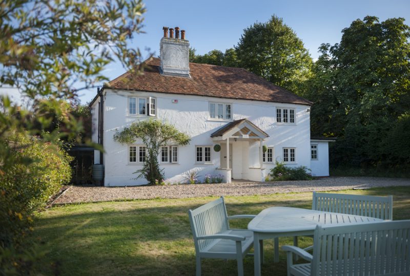 Period windows from Everglade